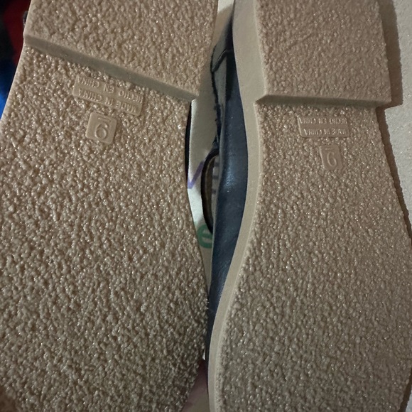 Girls old navy dress shoes - Picture 4 of 6